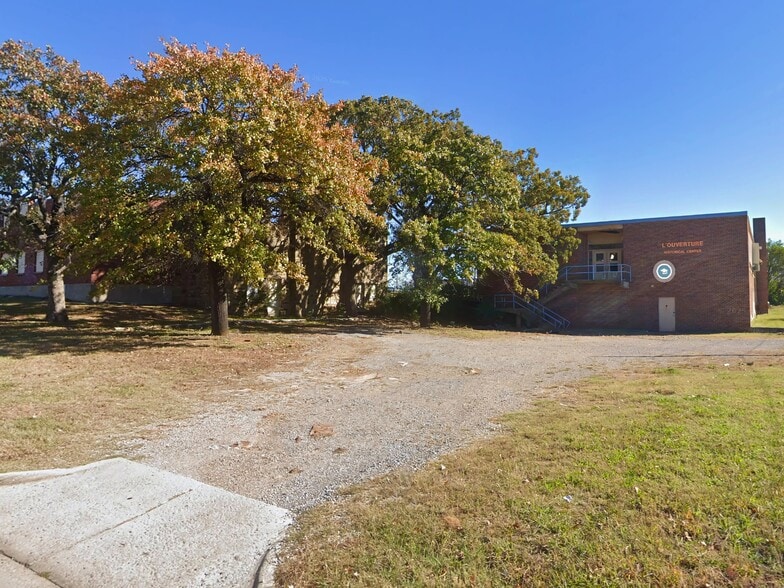 More Photos Of 1401 E Cherokee Ave, Mcalester Schools For Sale