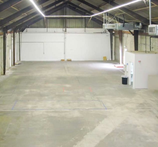 More Photos Of 332-338 S Avenue 17 Ave, Los Angeles Manufacturing For Lease