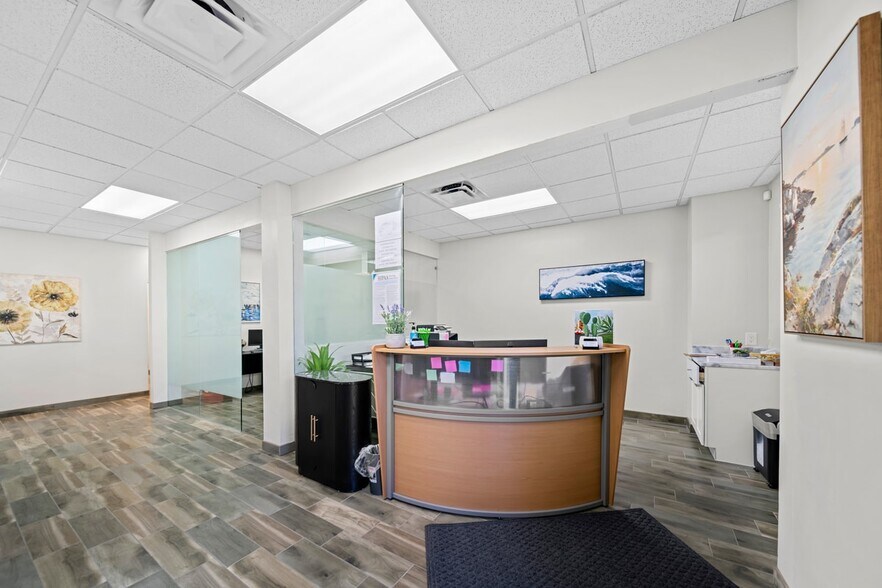 More Photos Of 13861 Plantation Rd, Fort Myers Office For Sale