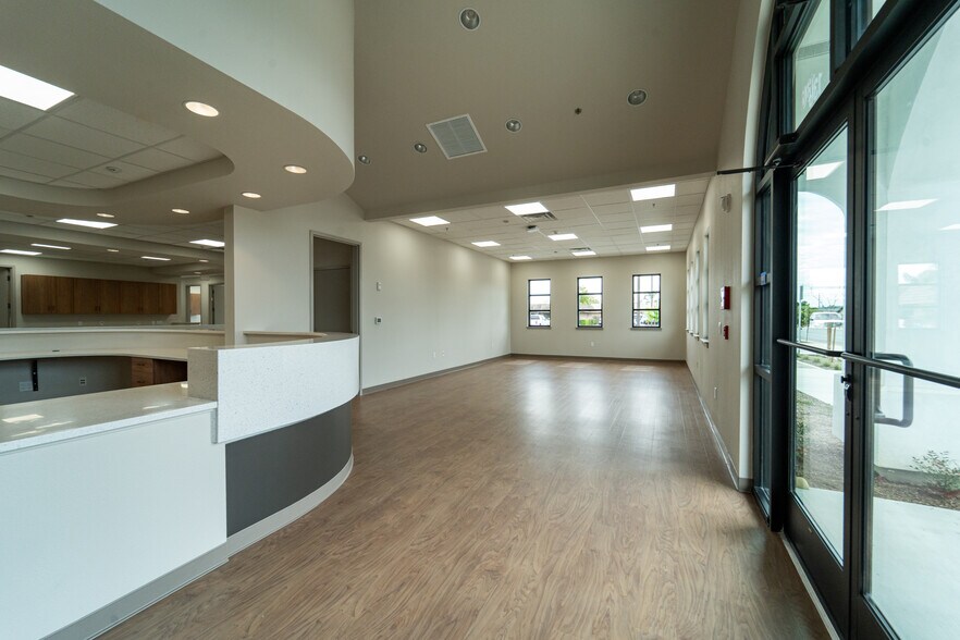 More Photos Of 132 Valencia St, Woodlake Healthcare For Sale