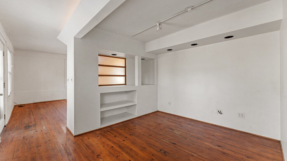 More Photos Of 1320 E Pump Station Rd, Fayetteville Light Manufacturing For Sale