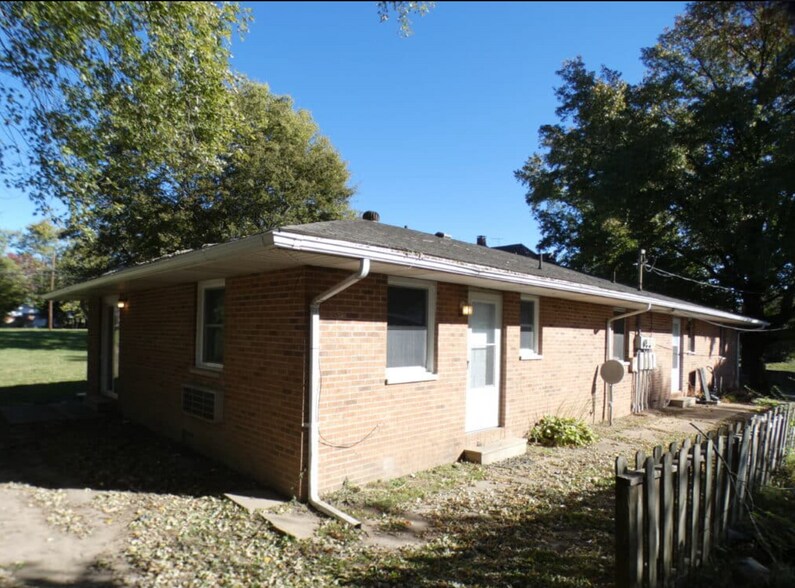 More Photos Of 105 S Washington St, Sparta Apartments For Sale