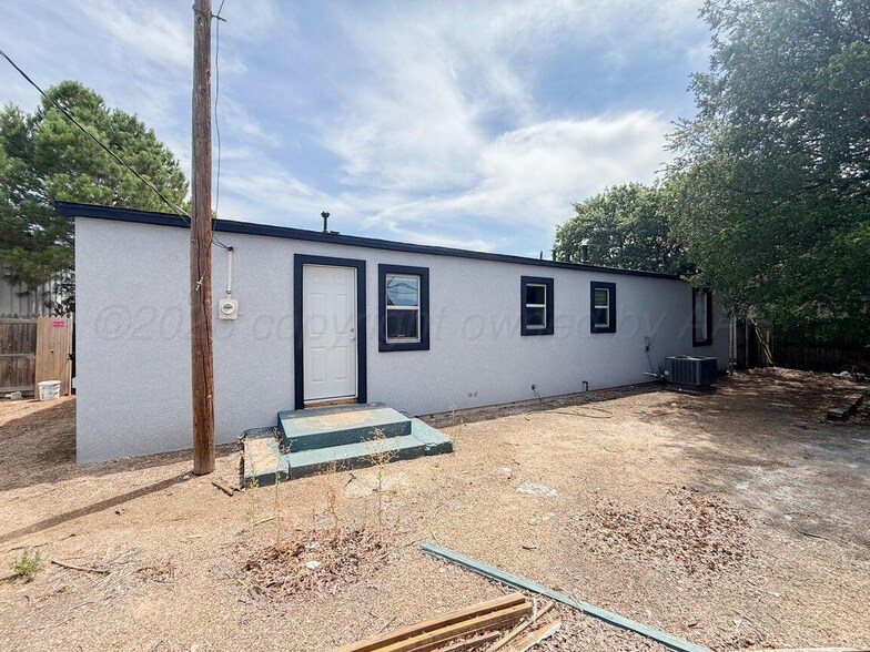 More Photos Of 206 S Bliss Ave, Dumas Office For Sale