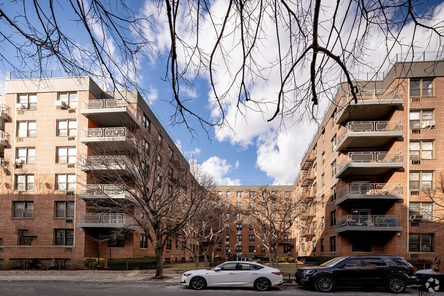 More Photos Of 14445 35th Ave, Flushing Apartments For Lease