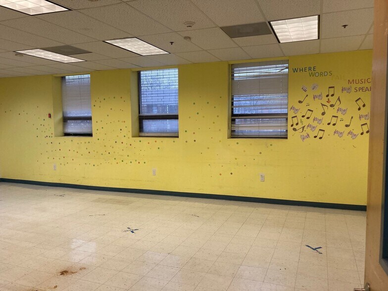 More Photos Of 1148-1150 Springfield Ave, Irvington Medical For Lease