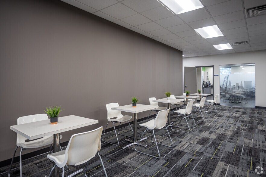 More Photos Of 21111 Chagrin Blvd, Beachwood Office For Lease
