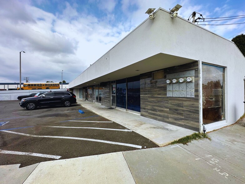 More Photos Of 2329-2335 W Sequoia Ave, Anaheim Storefront Retail Office For Lease