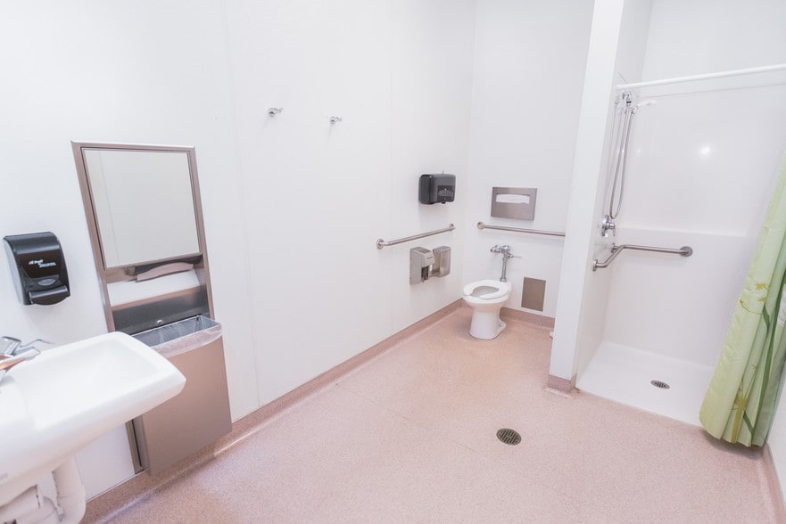 More Photos Of 1505 Westec Dr, Eugene Flex For Lease