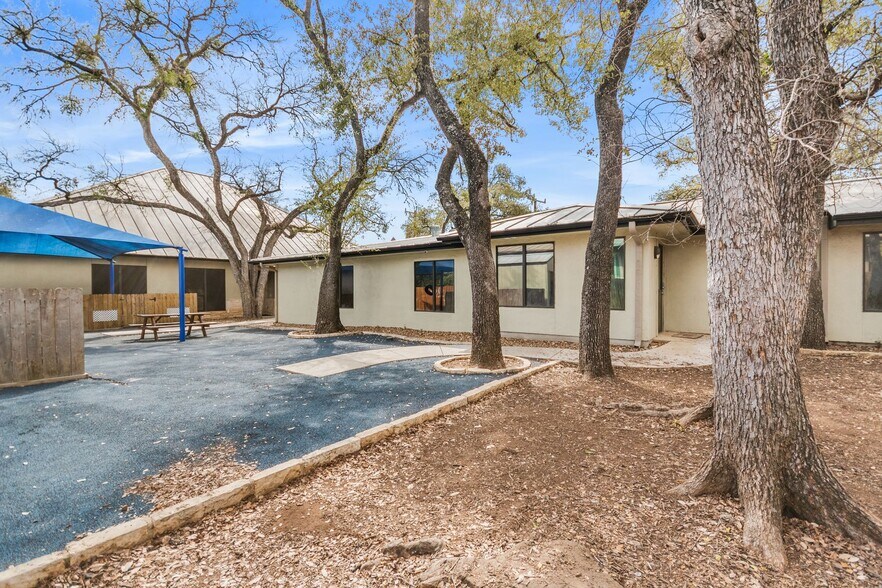 More Photos Of 14235 Blanco Rd, San Antonio Office For Sale