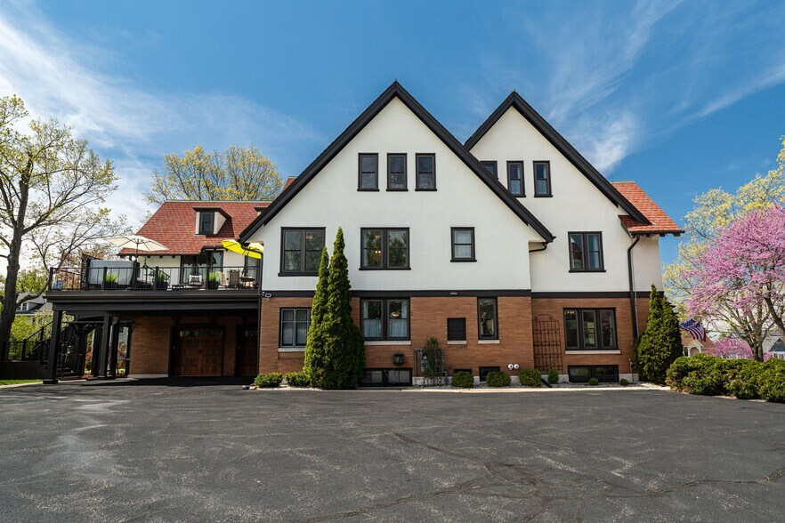 More Photos Of 90 S Main St, Hartford Hospitality For Sale
