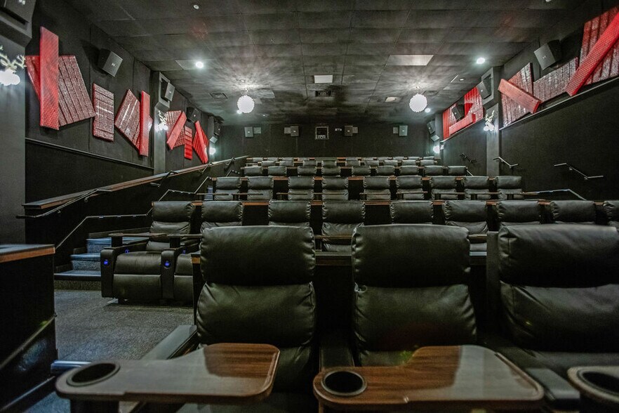More Photos Of 4000 Fort Campbell Blvd, Hopkinsville Movie Theatre For Sale