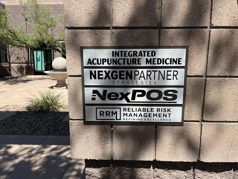 More Photos Of 42104 N Venture Dr, Anthem Medical For Lease