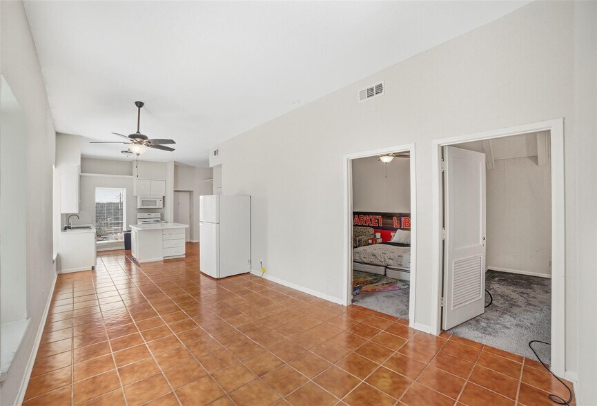 More Photos Of 923 Tx-332-loop, Liberty Hill Storefront Retail Residential For Sale