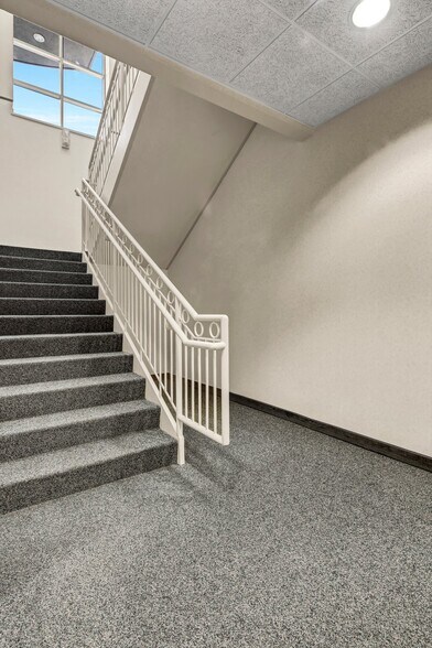 More Photos Of 1511 Northway Dr, Saint Cloud Medical For Sale