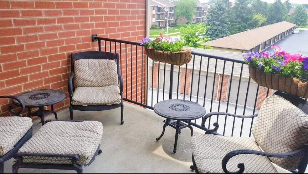 More Photos Of 7250 W 157th St, Orland Park Apartments For Sale