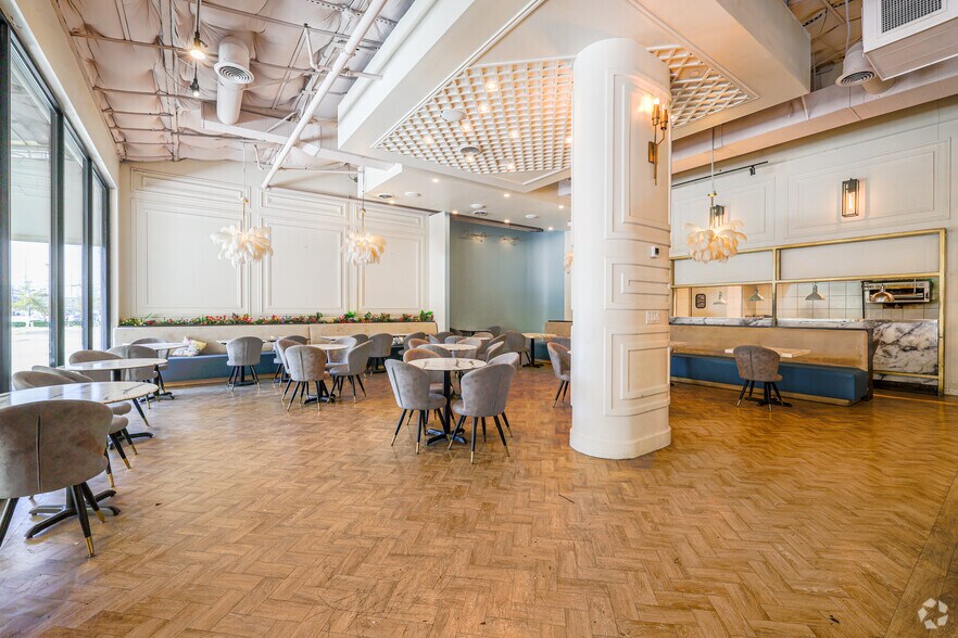 More Photos Of 3011 Gulden Ln, Dallas Restaurant For Lease