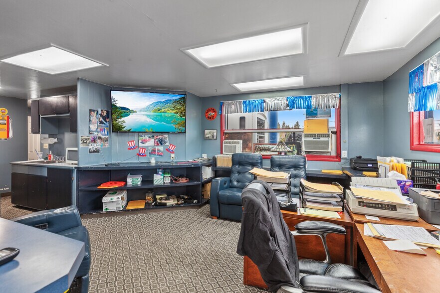 More Photos Of 2929 N Government Way, Coeur d'Alene Auto Dealership For Sale