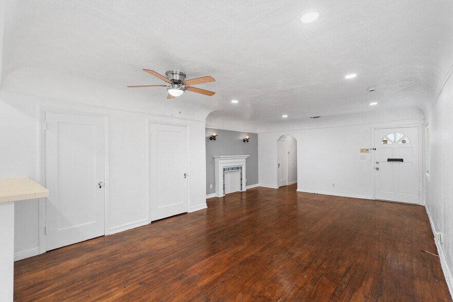 More Photos Of 934 N La Jolla Ave, West Hollywood Apartments For Sale