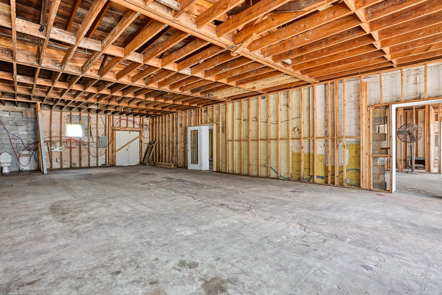 More Photos Of 403-411 Pennsylvania Ave, Savannah Storefront Retail Office For Sale