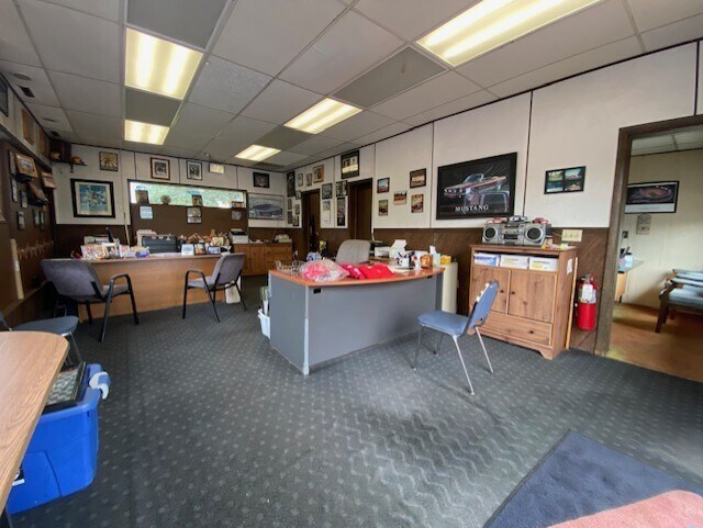 More Photos Of 2849 Church St, Stevens Point Auto Repair For Lease