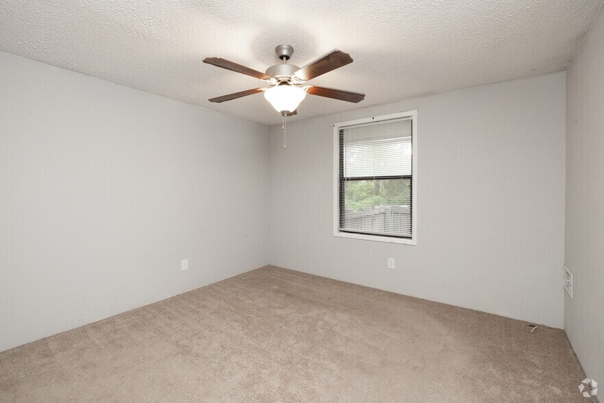 More Photos Of 8619 N Davis Hwy, Pensacola Apartments For Sale