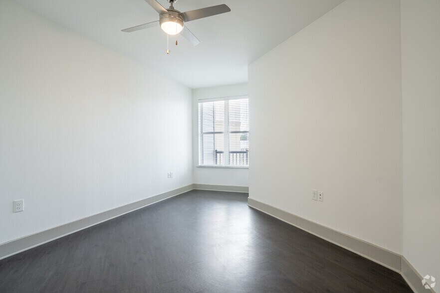 More Photos Of 6000 Avalon Blvd, Alpharetta Storefront Retail Office For Lease