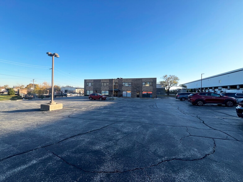 More Photos Of 329-335 Irving Park Rd, Roselle Office For Sale