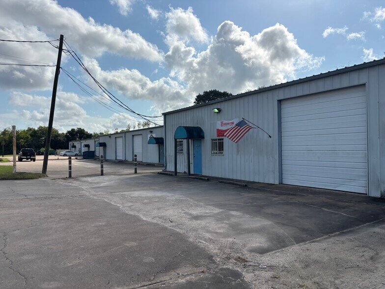 More Photos Of 1120-1132 County Road 129, Alvin Warehouse For Sale