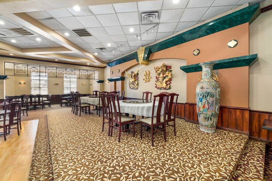 More Photos Of 2529 S 6 Hwy, Houston Restaurant For Sale