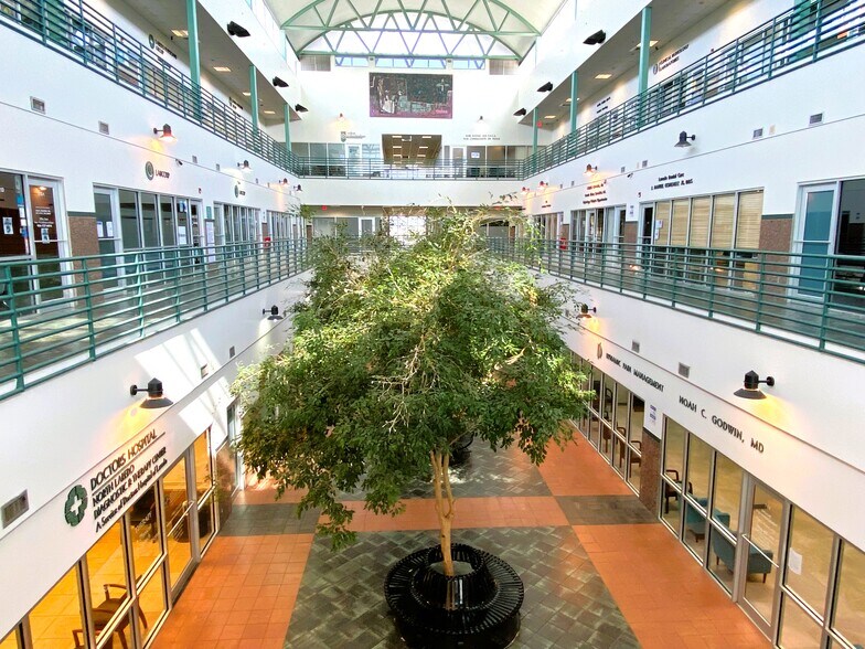 More Photos Of 6801 McPherson Rd, Laredo Medical For Lease