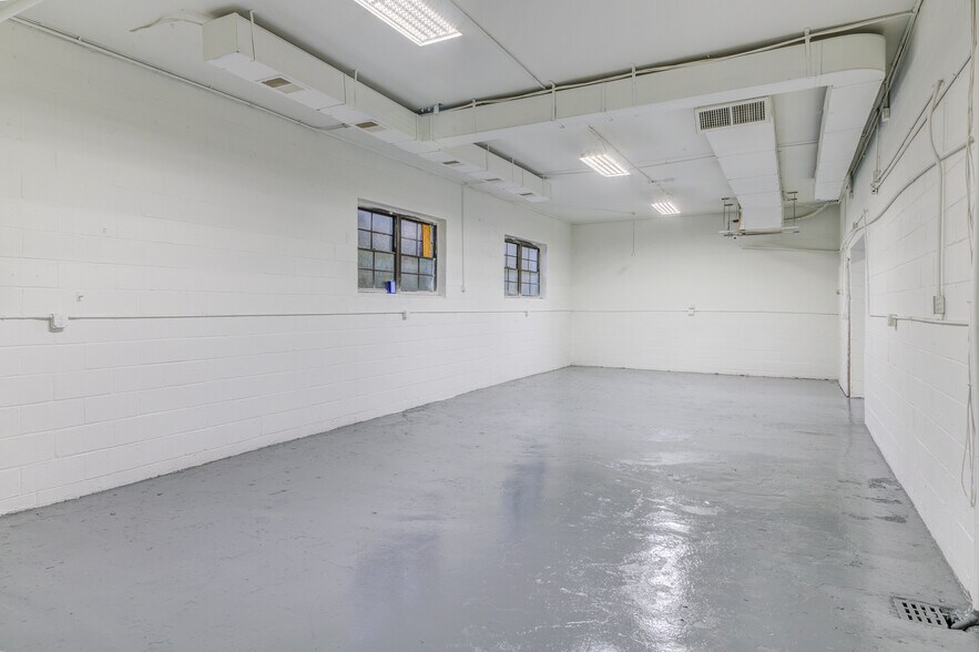 More Photos Of 46-48 Lafayette Ave, New Rochelle Warehouse For Lease