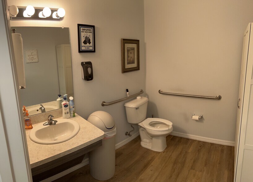 More Photos Of 1104 Kyle Wood Ln, Brandon Medical For Sale