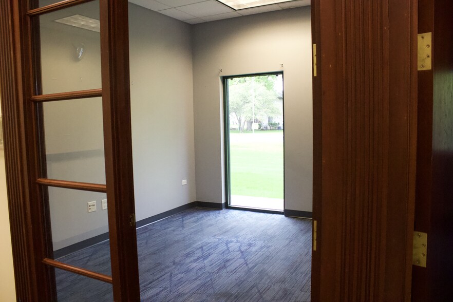 More Photos Of 757 McHenry Ave, Crystal Lake Medical For Lease