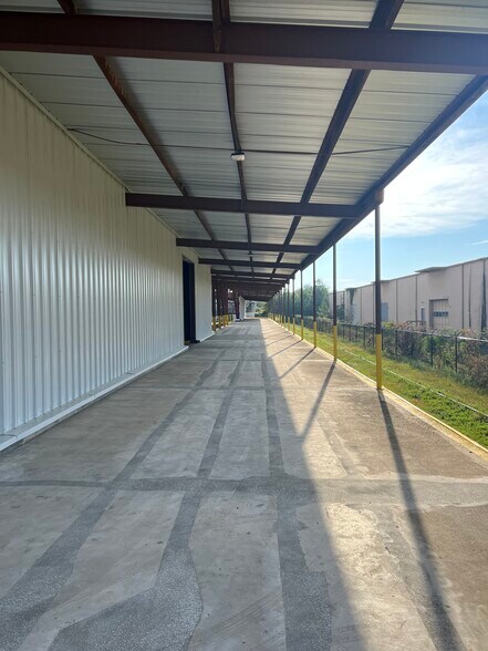 More Photos Of 3451 Georgia Pacific Ave, Mobile Warehouse For Lease
