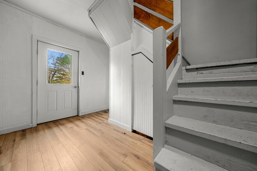 More Photos Of 15 South St, Freeport Apartments For Sale
