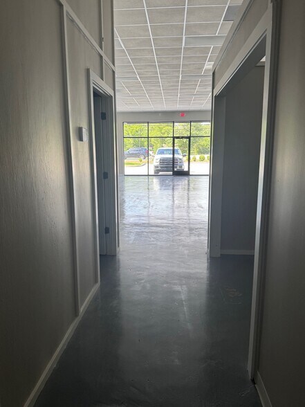 More Photos Of 405 US Highway 80 W, Pooler Storefront For Lease