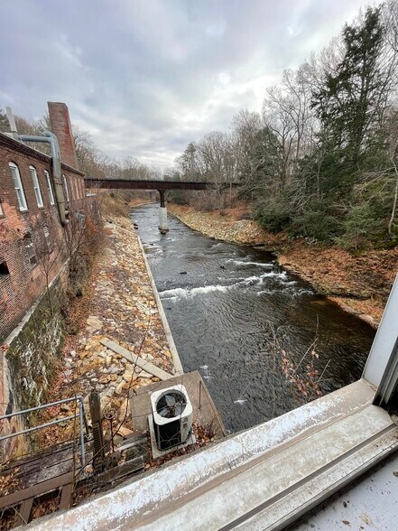 More Photos Of 504 Hazard Ave, Enfield Light Distribution For Lease