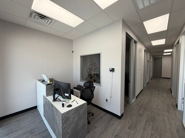 More Photos Of 11020 Katy Fwy, Houston Warehouse For Lease