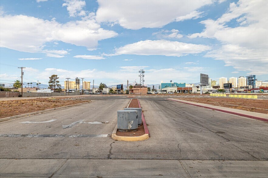 More Photos Of 851 E Tropicana Ave, Las Vegas Land For Sale