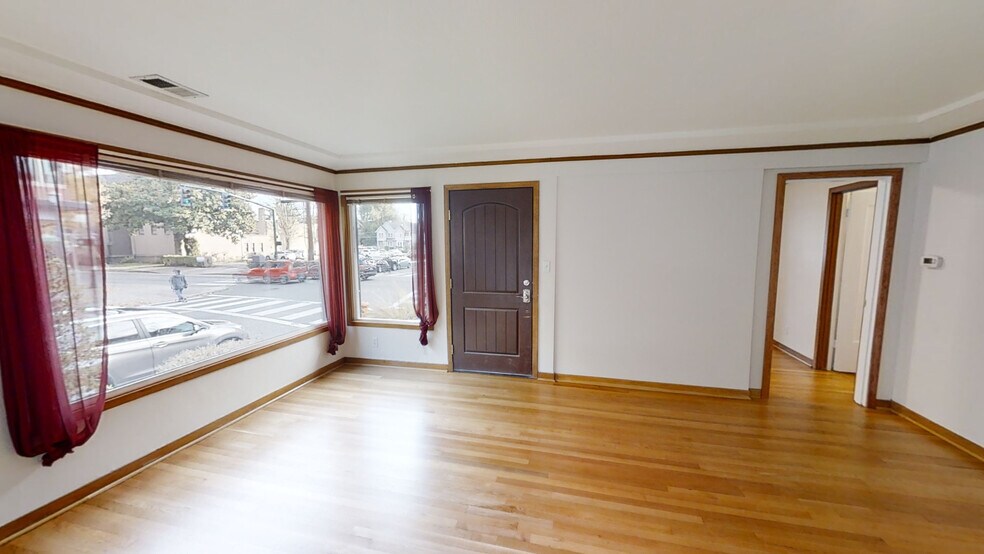 More Photos Of 1607-1611 NE 16th Ave, Portland Office For Lease