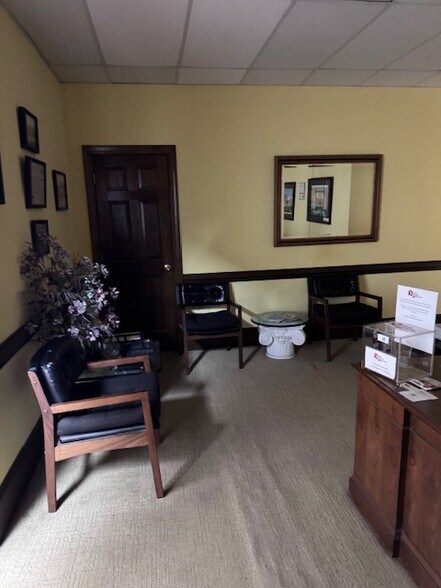 More Photos Of 1433 Emerywood Dr, Charlotte Office For Lease