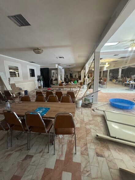 More Photos Of 5824 Doniphan Dr, El Paso Freestanding For Sale