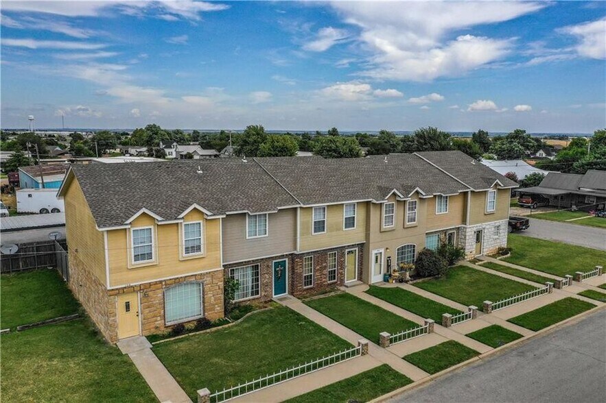 More Photos Of 108-118 E Blake St, Hinton Apartments For Sale