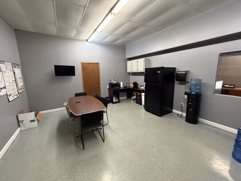 More Photos Of 5728 Webster St, Dayton Warehouse For Sale