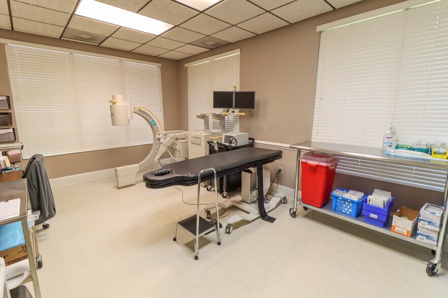 More Photos Of 3410 Sunset Blvd, West Columbia Medical For Lease