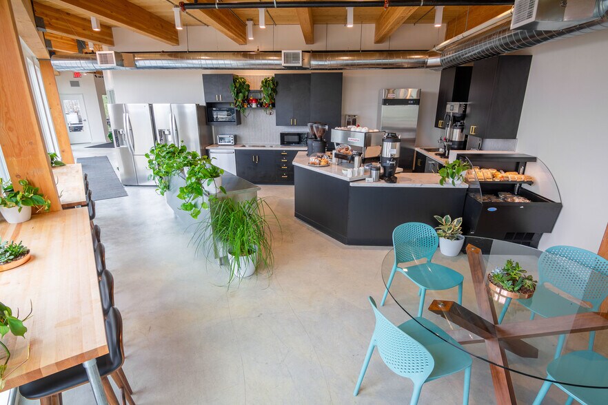 More Photos Of 3303 N Mississippi Ave, Portland Office For Lease