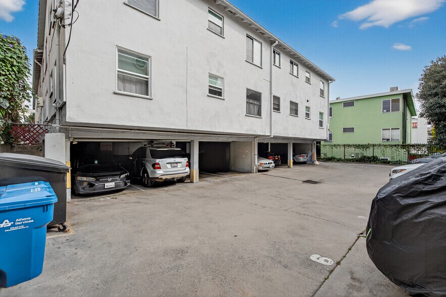 More Photos Of 1429 Havenhurst Dr, West Hollywood Apartments For Sale