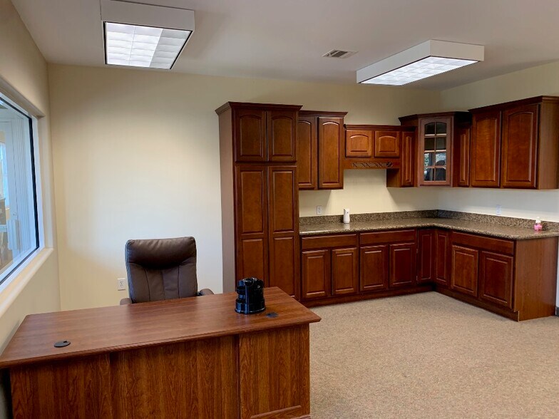 More Photos Of 112 Giffordtown Ln, Little Egg Harbor General Retail For Lease