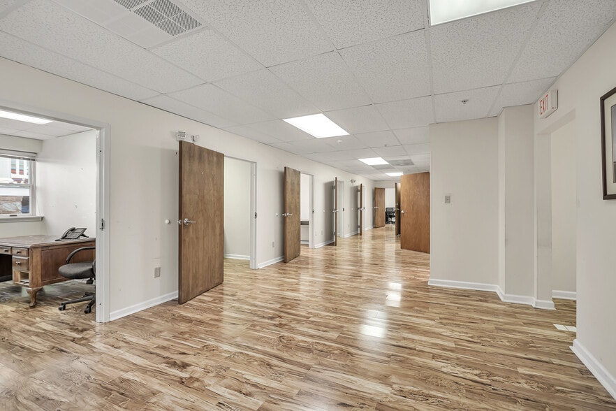 More Photos Of 815 Greenwood Ave, Jenkintown Medical For Sale