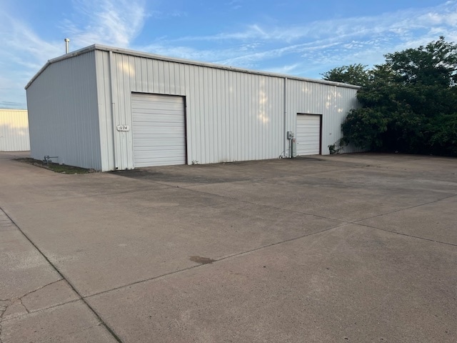 More Photos Of 1174 W Sunchase Ct, Fayetteville Warehouse For Lease